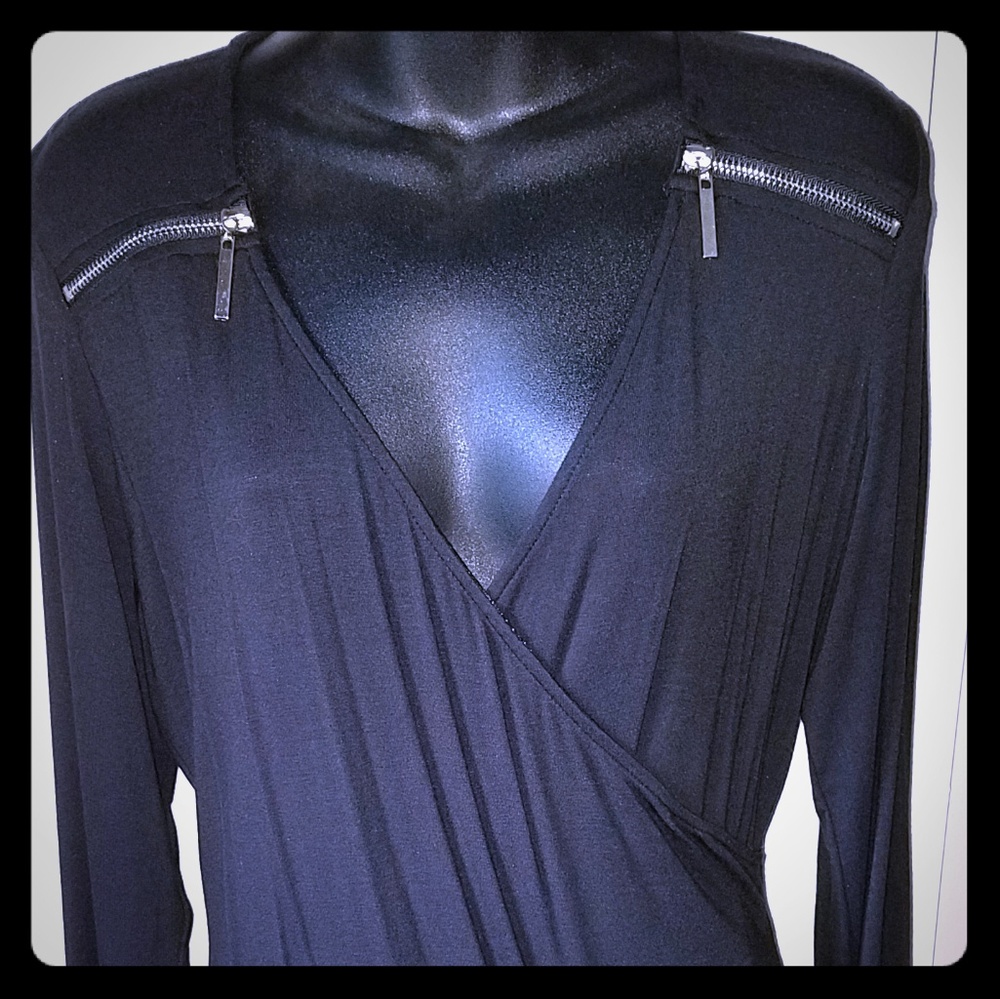Black surplice long-sleeve shirt, w/zipper details - Picture 1 of 6
